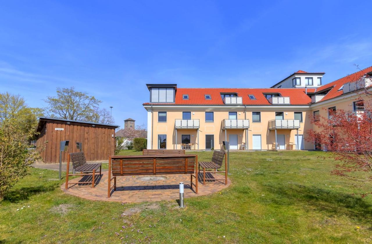 Peenemuende, Seglerhafen St Schoner 7, 13, 14 Exterior photo